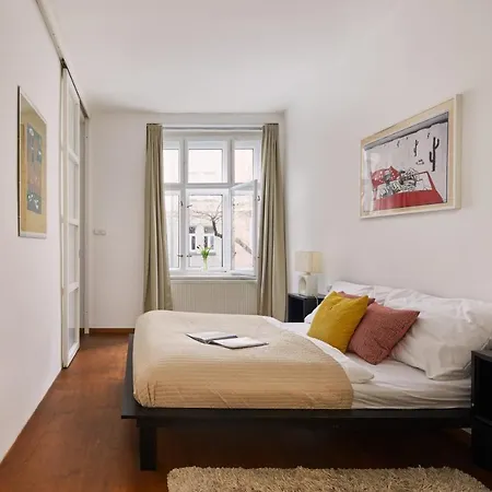 Days - One-bedroom With Netflix Right Next To Zizkov Tower *