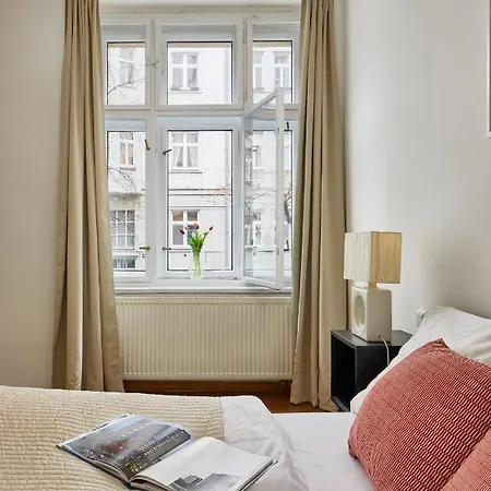 Days - One-bedroom With Netflix Right Next To Zizkov Tower Πράγα