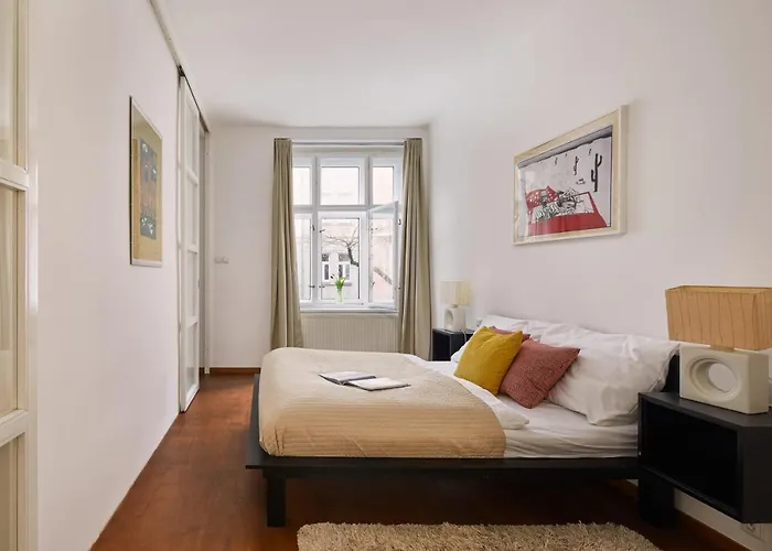 Days - One-bedroom With Netflix Right Next To Zizkov Tower *